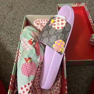 Women’s Gucci slides
